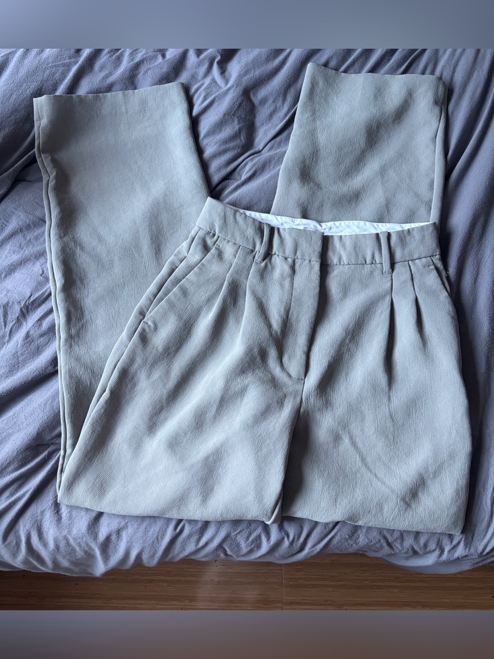 Aritzia Wilfred Grey Crepette Effortless Pant